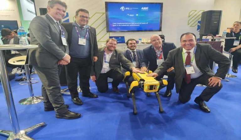 Petrobras inova com cão-robô em rede móvel 5G privativa