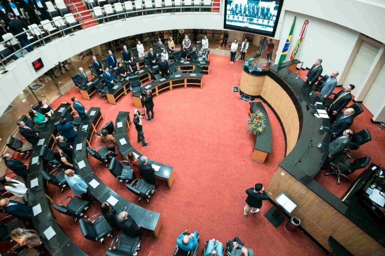 Marcelo Lemos recebe Título de Cidadão catarinense por legado na Saúde