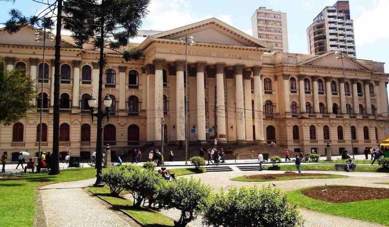 Quer fazer um novo curso de graduação? UFPR abre vagas para portadores de diploma! Saiba como se inscrever!